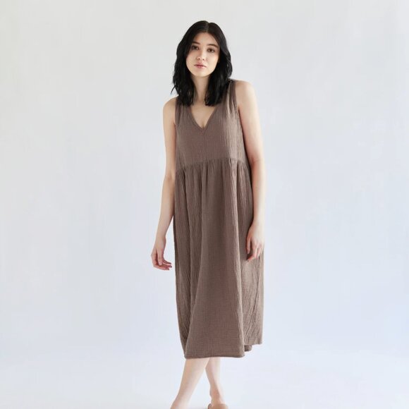 It Is Well LA - Organic Reversible Gauze Midi Dress - Picture 1 of 9